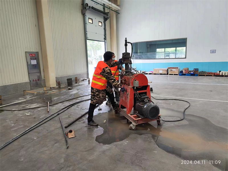 莱西厂房地面下沉塌陷注浆加固施工